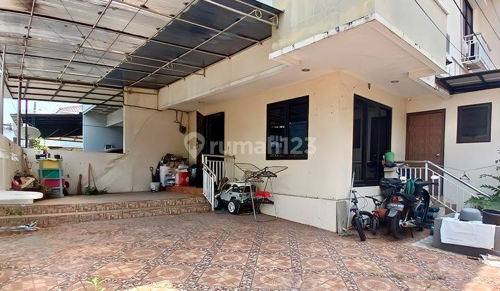 Dijual Rumah Hoek Siap Huni Bagus Lt 9x11m2 di Ggr 1