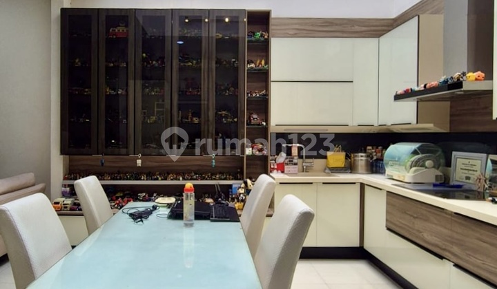 Dijual Rumah Sudah Renovasi Bagus 8x17m2 Di Grand Orchard