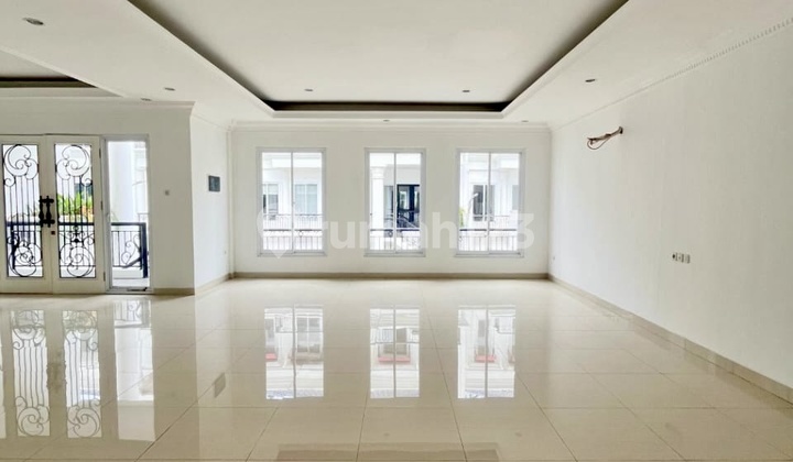 For Sale New Luxury 142m2 Townhouse in Cilandak 2