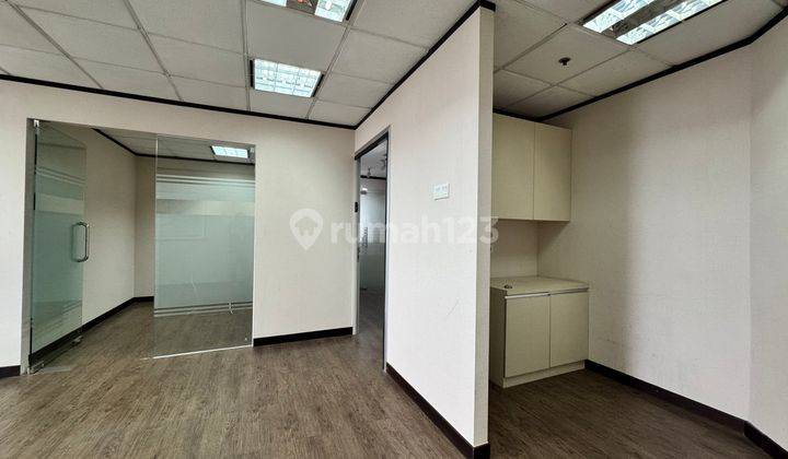 Disewakan Office 85m2 Sf di Sequis Center Scbd 2