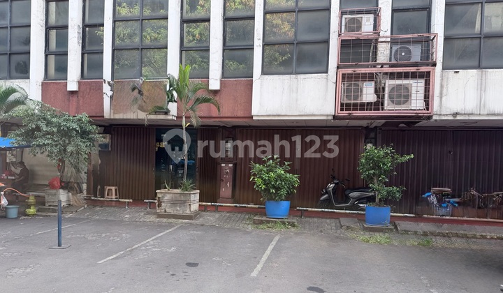 For Sale: Attached Shop/House (Ruko) in 5 East Lower Boulevard, NJOP 2