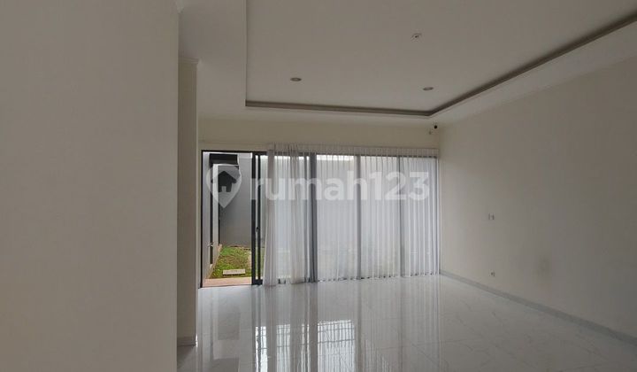 SUPER MURAH & BARU Rumah 2 Lantai SUPER MURAH & BARU Rumah 2 Lantai