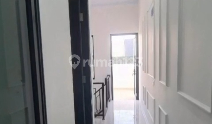 Rumah Baru 3 Lantai Di Duri Kepa SHM