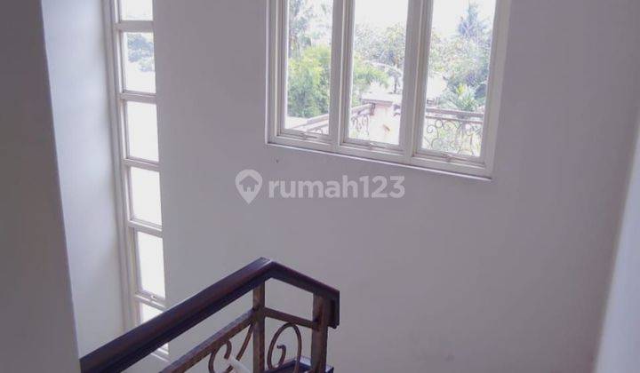 Jual Cepat Jual Rugi Rumah Gaya Classic Modern 3 Lantai 2