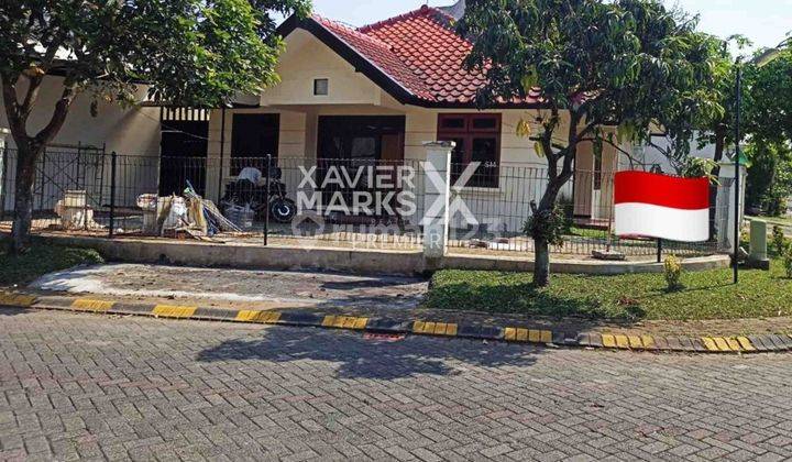 Rumah Terawat Hook Di Araya 1