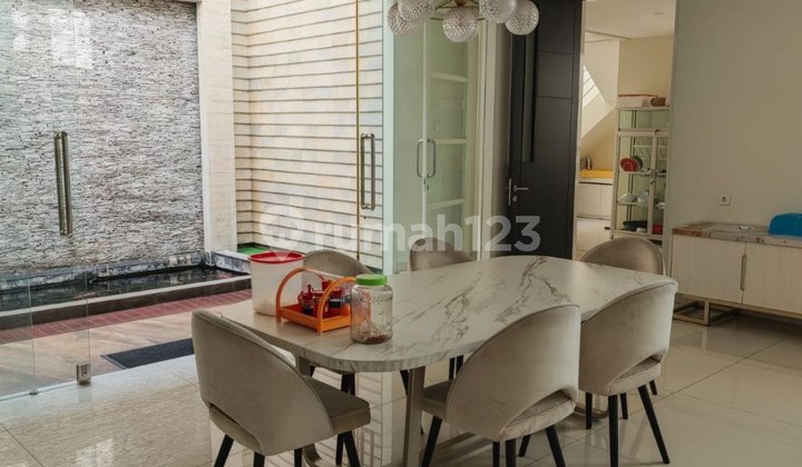 Rumah Mewah Full Furnish di Boulevard Cluster Golf, Kota Araya Malang 2