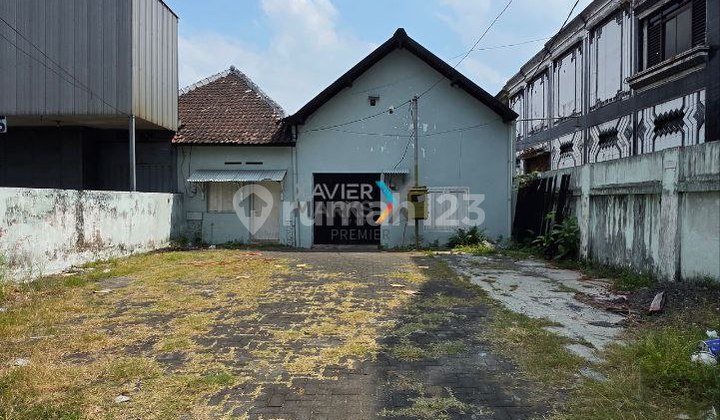 Gudang, Ruang Usaha Hitung Tanah di Poros Jalan Raya Balearjosari, Blimbing Malang Gudang, Ruang Usaha Hitung Tanah di Poros Jalan Raya Balearjosari, Blimbing Malang