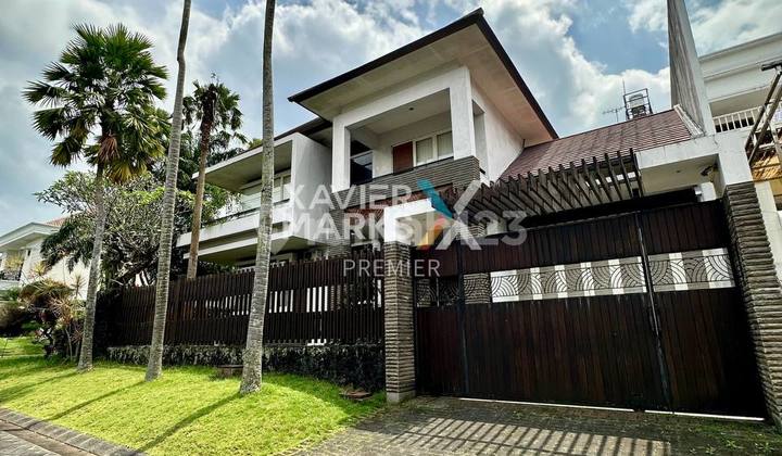 Rumah Hook Tropis di Boulevard Cluster Premium Nieuw Indie, Araya Malang