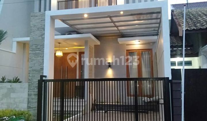 Rumah Modern Full Furnish di Perumahan Taman Sulfat, Blimbing Kota Malang Rumah Modern Full Furnish di Perumahan Taman Sulfat, Blimbing Kota Malang
