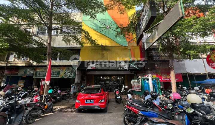For Rent: Shop House in Front of Panakkukang Mall, Boulevard Street. 1