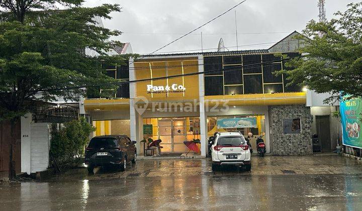 Disewakan Rumah Pusat Bisnis Jl. Boulevard Makassar 1