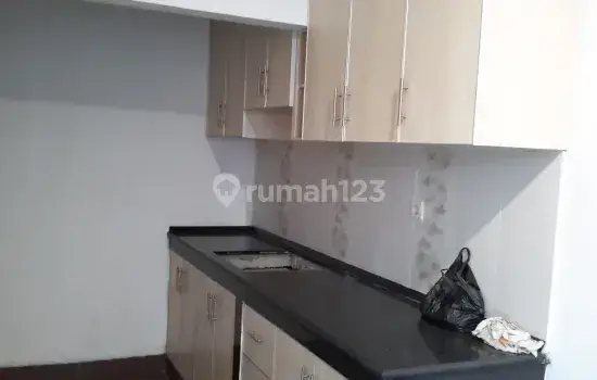 Rumah Tinggal Interior Semi Furnished di Joglo Taman Alfa Indah, Jakarta Barat 1