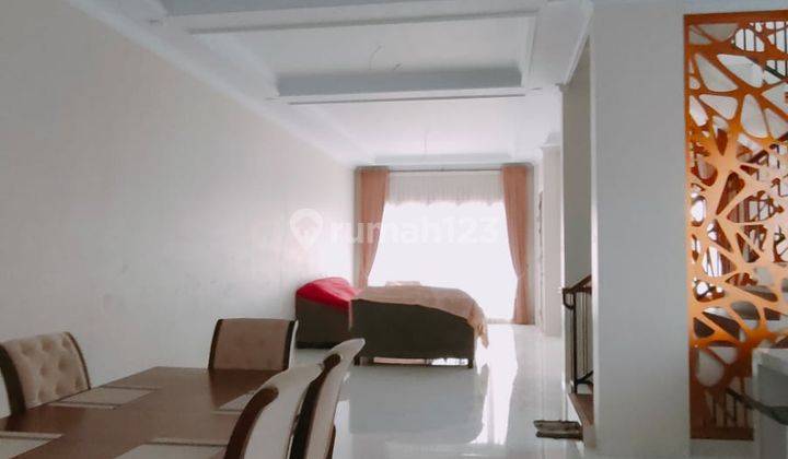 Rumah Mewah di Jalan Tamangapa Raya 3 Kompleks Makkio Baji 8