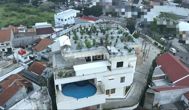 Super Lux Ready-to-Occupy Luxury House in Antapani, Bandung City