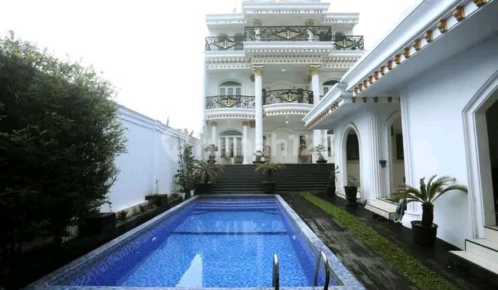 Villa House with Swimming Pool Ready to Live In Furnished Dago Bandung City 1