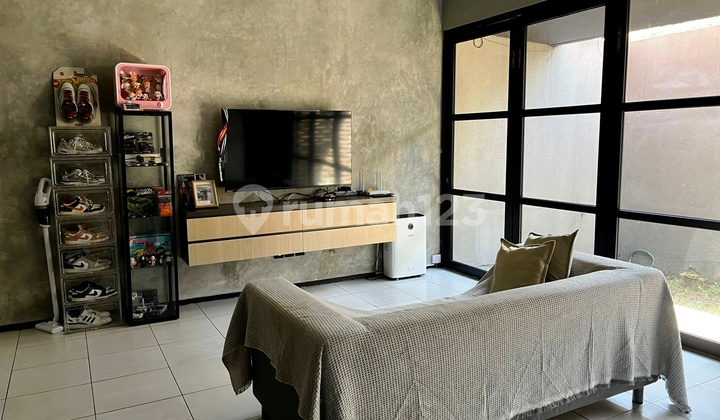 Ready-to-Occupy House Swimming Pool Batununggal Elite Complex Bandung City 2