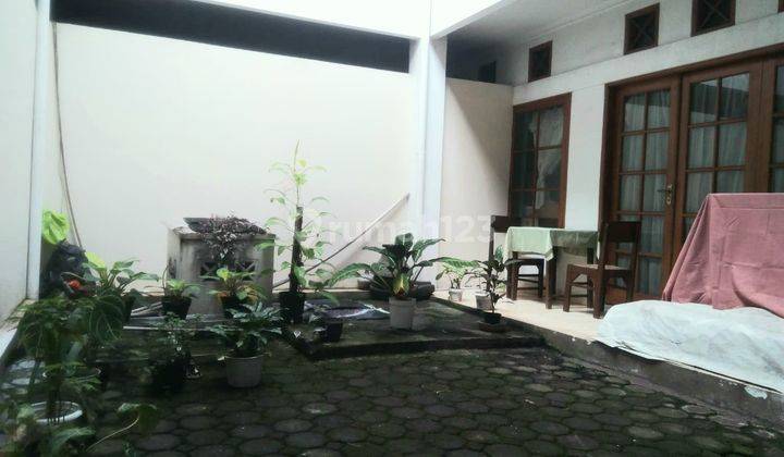 Rumah Lokasi Premium Dago Kota Bandung Strategis Dekat Unisba 2