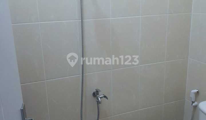 Ready-to-Occupy House, Dk Tol, Elite Complex, Batununggal, Bandung City. 2