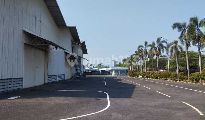 Bonus Land with Well-Maintained Factory Building on Raya Proklamasi, Karawang Bonus Land with Well-Maintained Factory Building on Raya Proklamasi, Karawang