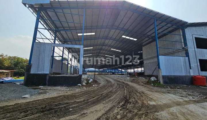 New Warehouse for Rent with Loading Dock in Hyundai Lippo Cikarang