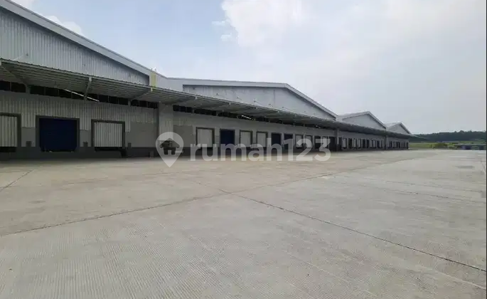 Warehouse Rental in Marunda Center Bekasi Equipped with Loading Dock