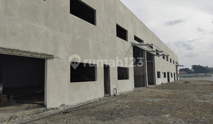 Sewa Gudang Industri Full Loading Dock di Delta Silicon Cikarang 