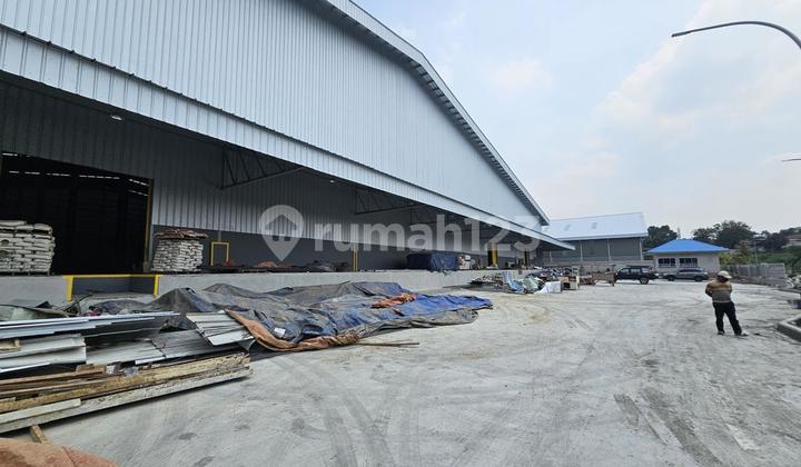 Sewa Gudang Industri Baru Luas ada Loading Dock di Lippo Cikarang Sewa Gudang Industri Baru Luas ada Loading Dock di Lippo Cikarang