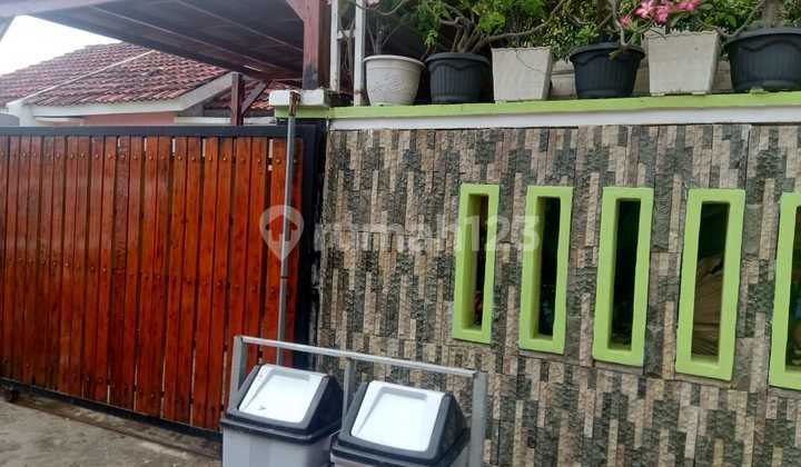 Rumah 2 Lantai Bekasi Green City Carport Luas dan Depan Masjid  2