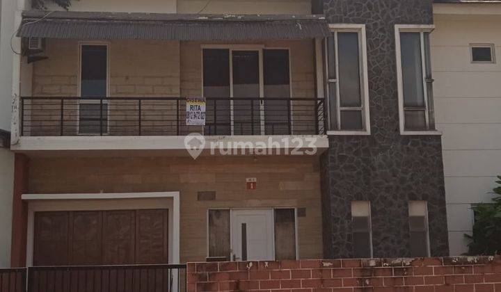 Rumah Bagus 2 Lantai Siap Huni Rapi Harga Nego 1