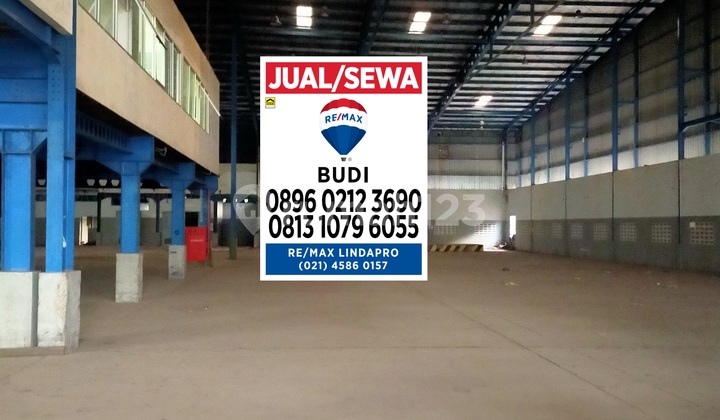 For Sale: Warehouse in Pulogadung Area with Office and Spacious Parking, Land Area 5556 M2, Building Area 3750 M2 For Sale: Warehouse in Pulogadung Area with Office and Spacious Parking, Land Area 5556 M2, Building Area 3750 M2