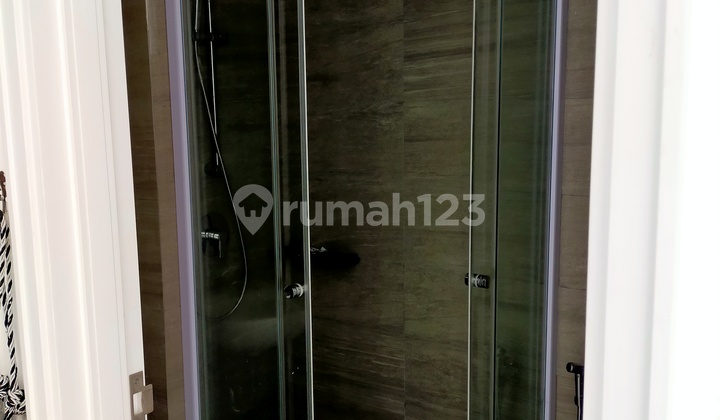 Disewakan rumah cluster miami PIK 2 Kosambi Tangerang 3 tk LT 6 x 10 3+1 KT ac 5 u 2