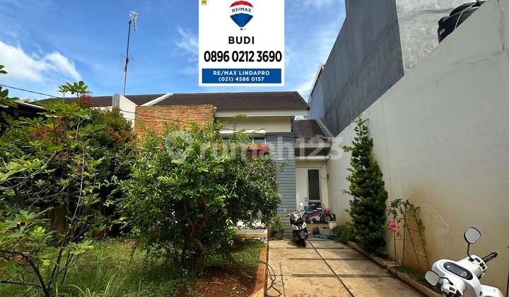 For sale: Ifolia cluster house in Harapan Indah, Bekasi, land size 8 x 30, east-facing, must sell.