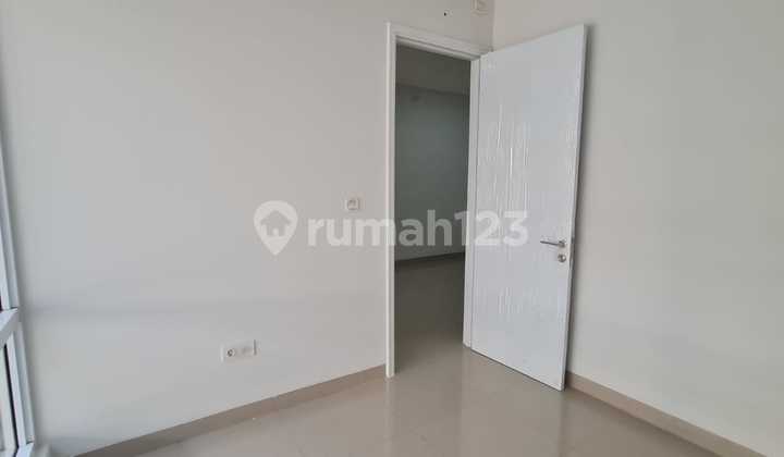 For sale: European cluster house in Sedayu City, Kelapa Gading, already certified, 3+1 bedrooms, land size 6 x 12.5, must sell. 2