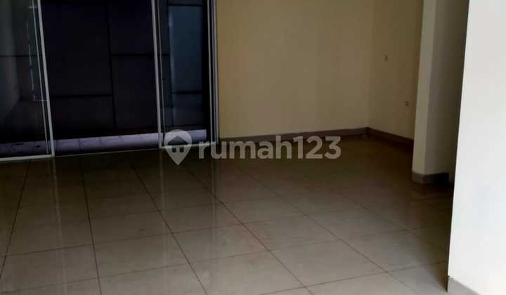 For Rent: Sedayu City Kelapa Gading house, 2 floors, land size 8 x 15, 4+1 bedrooms, AC, 5-unit kitchen. 2