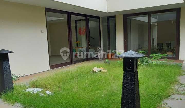 Rumah Mewah Exclusive di Karmel Raya Kemanggisan 2