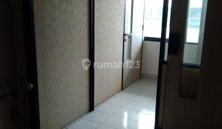 Ruko 2 Gandeng Bentuk Gedung di Kedoya 3