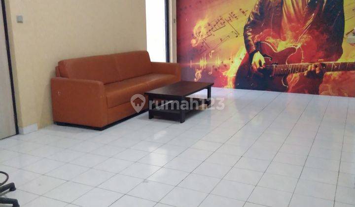 Ruko 2 Gandeng Bentuk Gedung di Kedoya 5