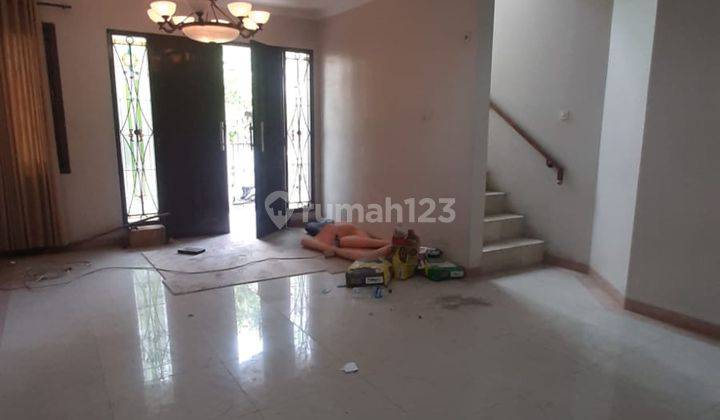 Rumah 2 Lantai di Permata Buana Siap Huni Kondisi Bagus 2