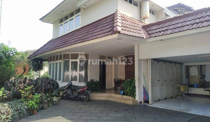 RUMAH LAMA TERAWAT ADA KOLAM RENANG DI PONDOK INDAH 1