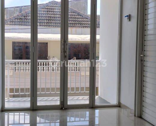 Rumah modern tengah kota
Lokasi gajah raya Semarang Timur  2
