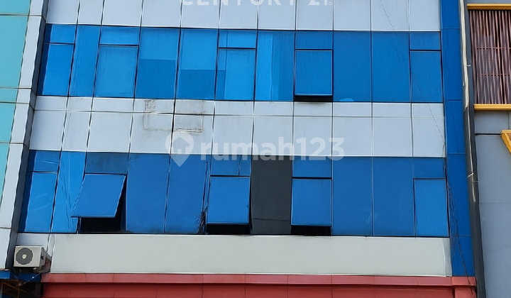 Ruko 4 Lantai Lokasi Strategis & Hadap Jalan Raya Ruko 4 Lantai Lokasi Strategis & Hadap Jalan Raya