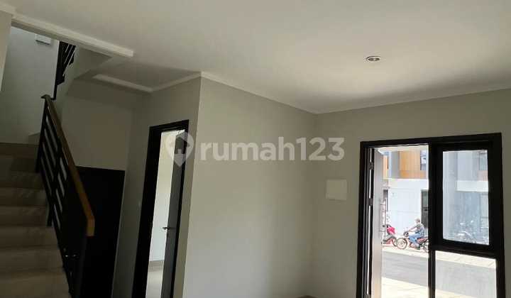 Rumah Summarecon Crown Gading Cluster Regia Tipe Deluxe 2
