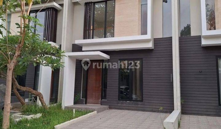 Rumah Northwest Lake Park Central Hill Citraland Surabaya Barat 1