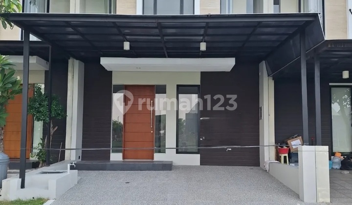 Rumah Northwest Hill Lake Park Central Citraland Surabaya Barat