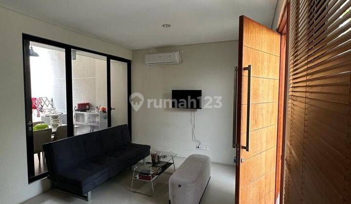 Rumah Full Furnished Northwest Hill Lake Park Citraland Surabaya 2