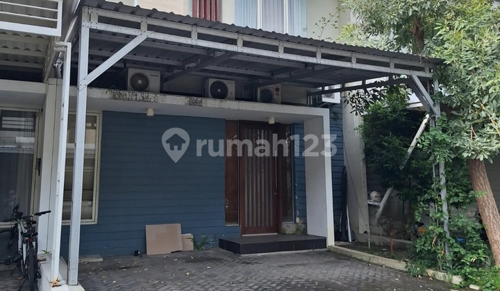 Palma Hill House, Northwest Lake Park, Citraland, West Surabaya