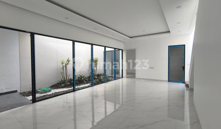 Bukit Palma Grandia Northwest Lake Park Citraland Surabaya House 2