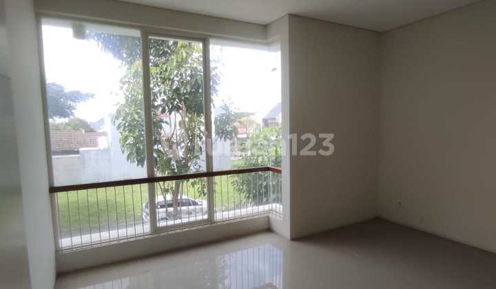 Rumah Northwest Park Lake Central Hill Citraland Surabaya Barat 2