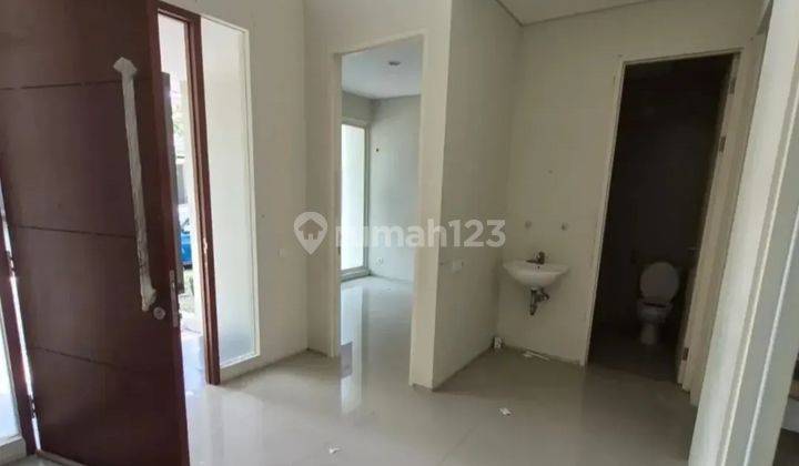 Rumah Northwest Park Lake Central Hill Citraland Surabaya Barat 2