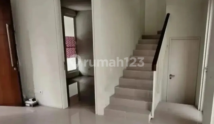 Northwest Park Lake Central Hill Citraland West Surabaya House